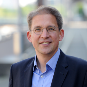 Patentanwalt Dr. Rolf Claessen